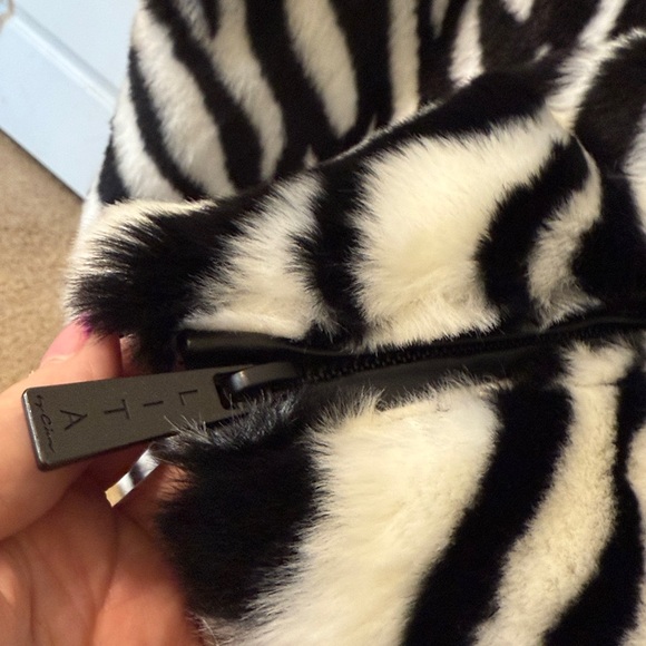 Zebra Print Faux Fur Jacket - Picture 13 of 16